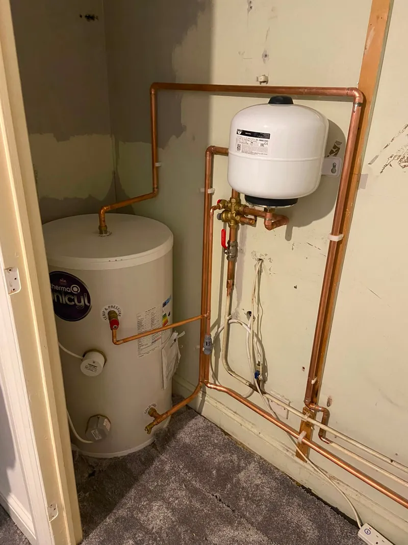Thermaq Unicyl unvented cylinder installed in an airing cupboard